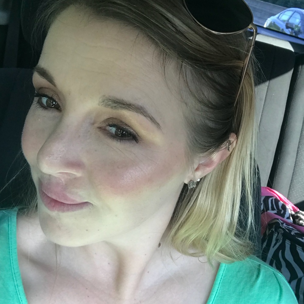 Meet your Posher, Leslie